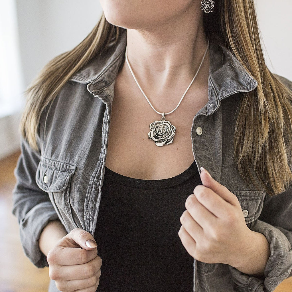 Silver Snake In The Rose Bush Necklace Set
