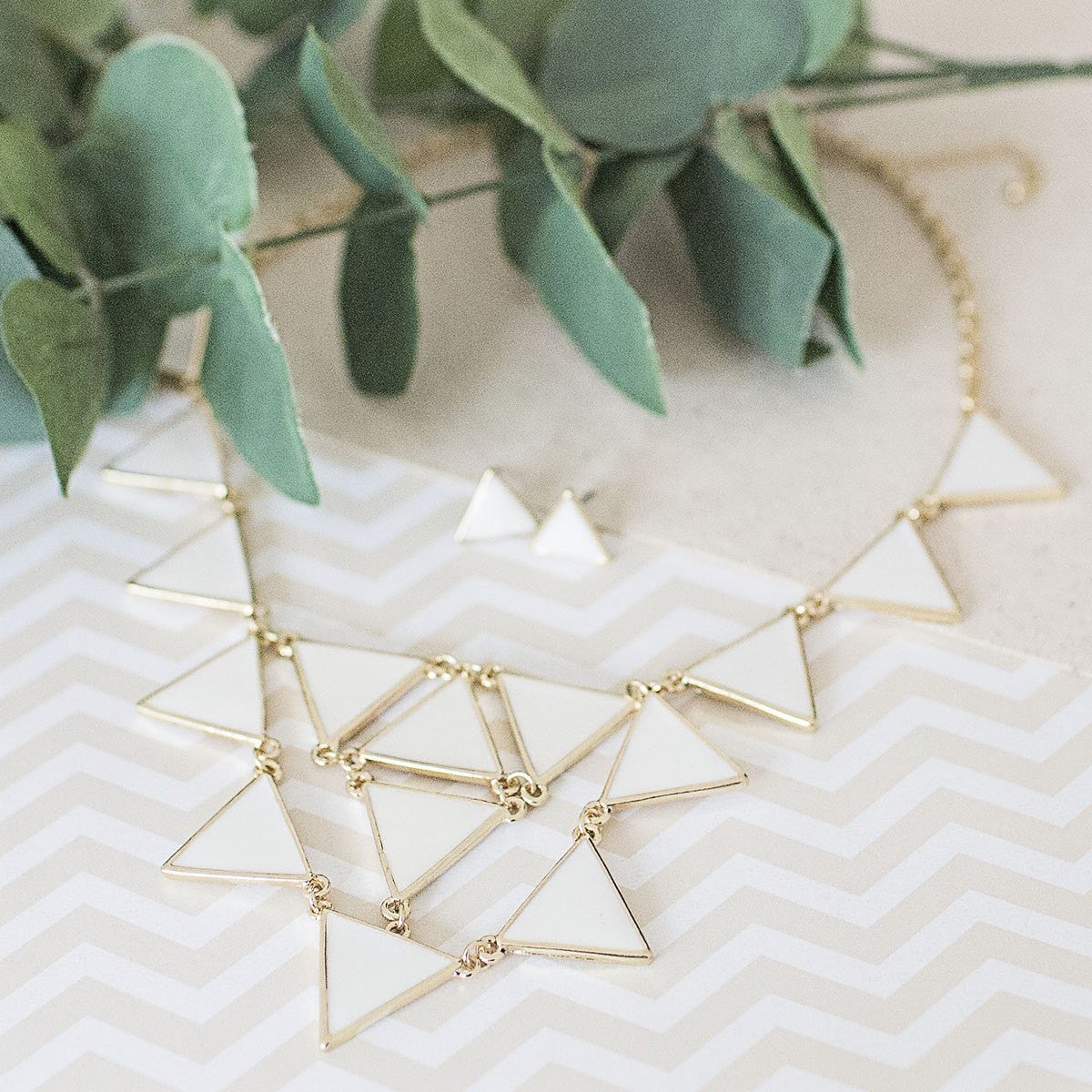 White Triangular Necklace Set